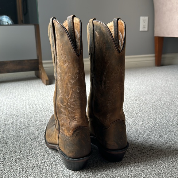 Alberta made cowboy boots - Picture 2 of 3